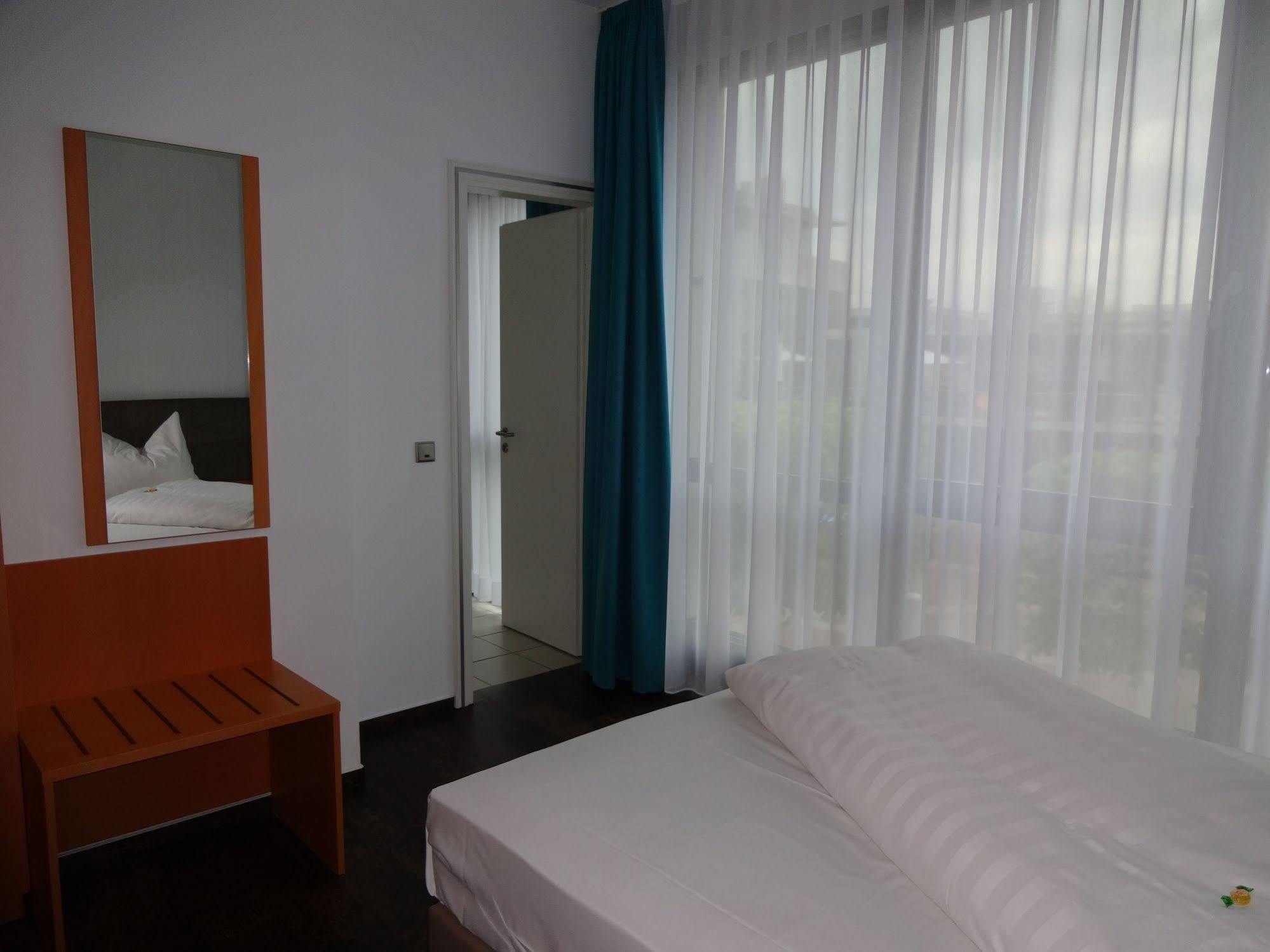 Koncept Hotel Benedikt Siegburg Zewnętrze zdjęcie