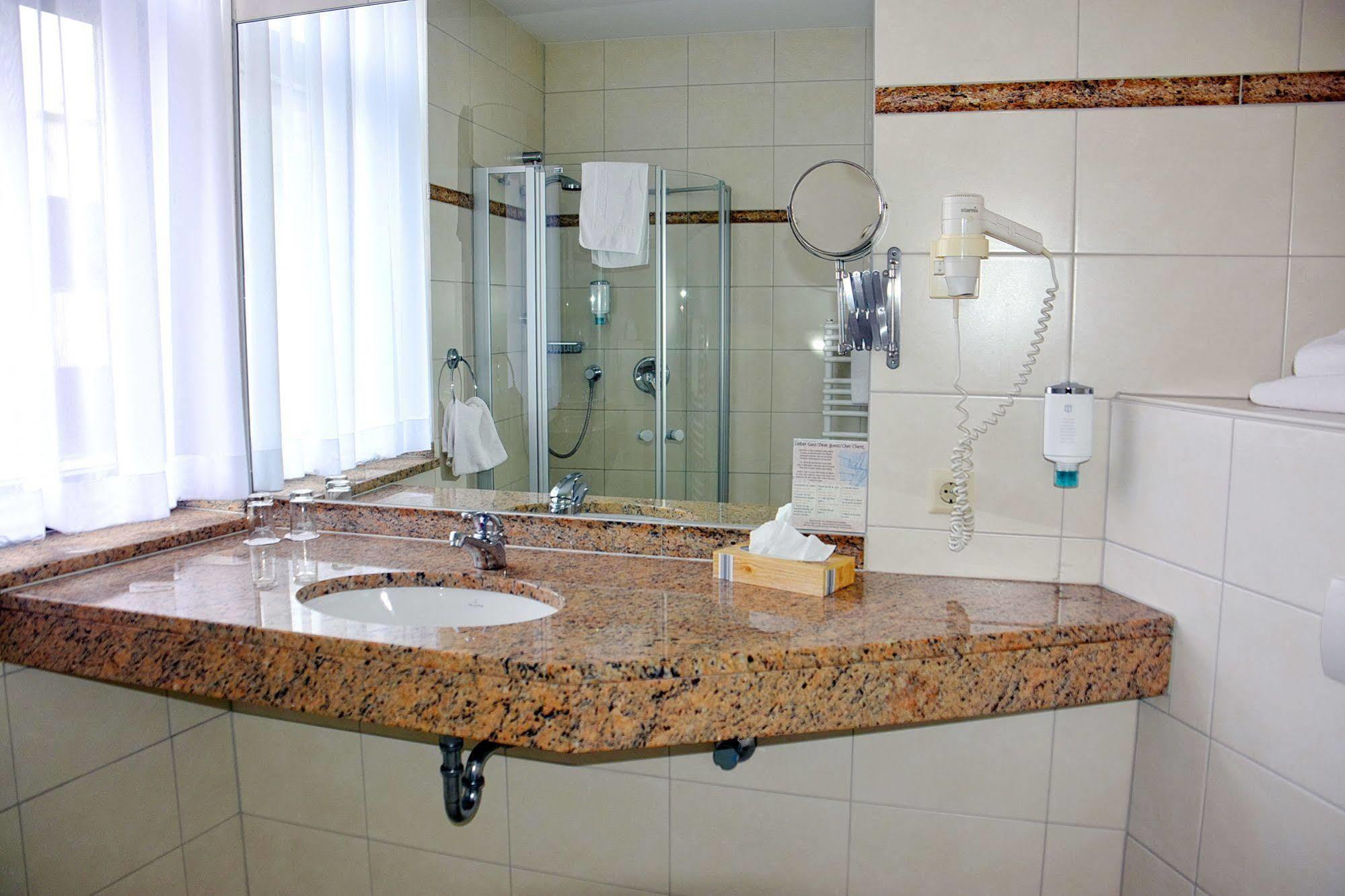 Koncept Hotel Benedikt Siegburg Zewnętrze zdjęcie