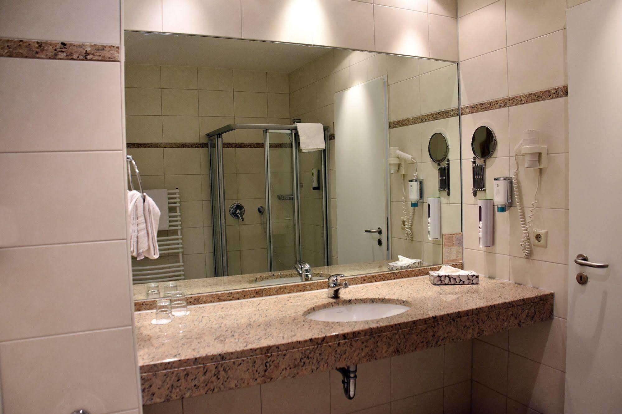 Koncept Hotel Benedikt Siegburg Zewnętrze zdjęcie
